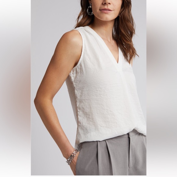 Vince Camuto NWT Rumpled Satin Blouse in Ivory Small - Picture 1 of 7